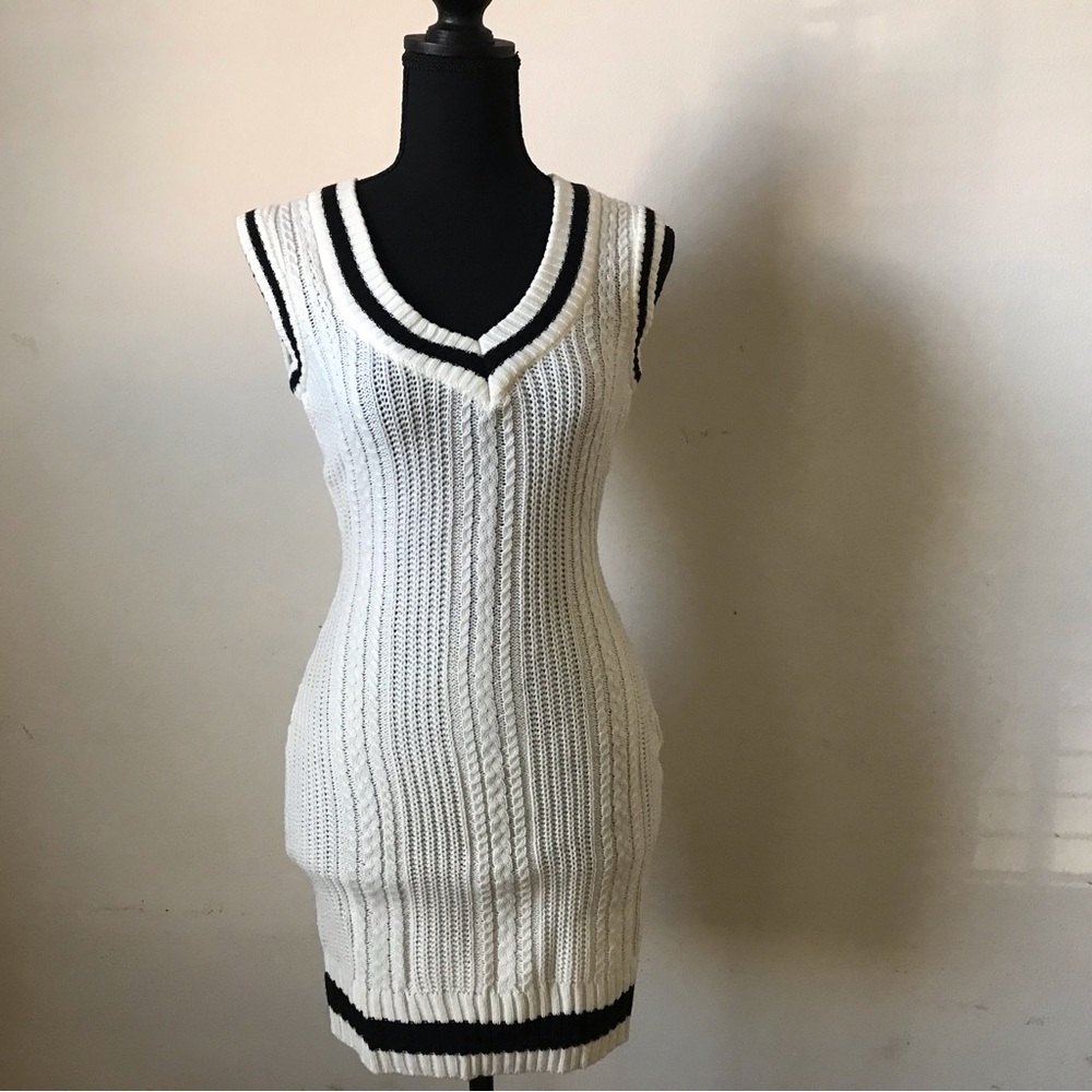H&M Cream & Black Knit V Neck Sweater Dress
